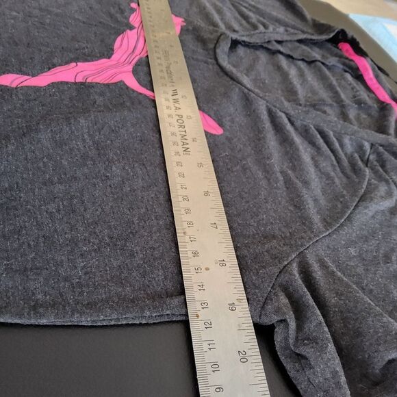 Puma Gray T-Shirt with Pink Logo - Picture 4 of 6